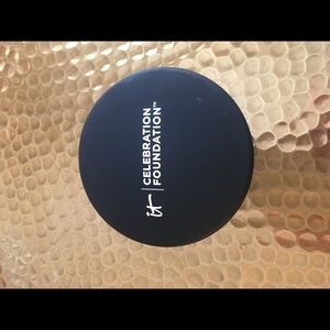 it Cosmetics Celebration Foundation
